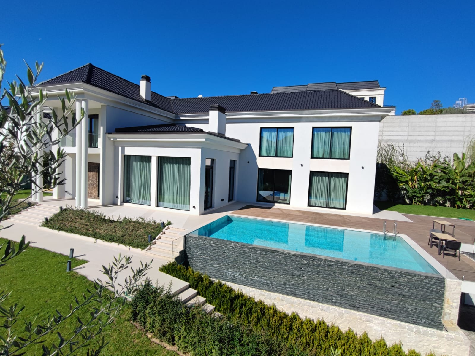 Sherbime Pastrimi per Vila